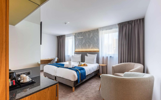 Brit Hotel Privilège Paris - Rosny