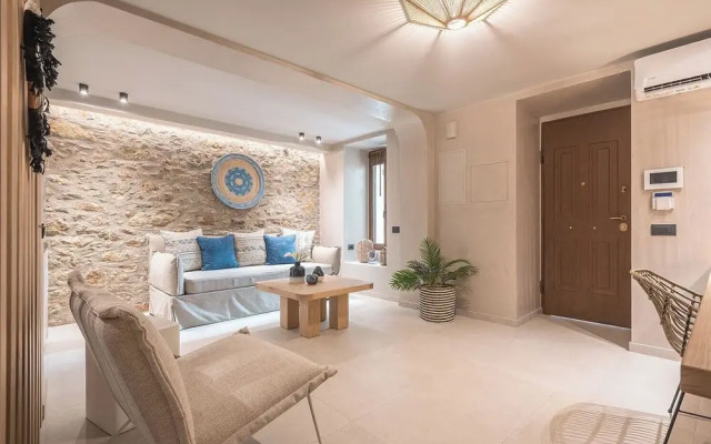 Apollonos 28 Luxury Suites