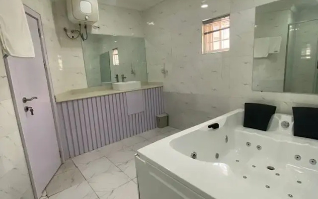 Am Place Luxury Apartments