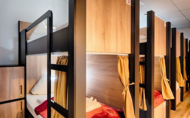 Hostel West light