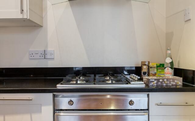 Lamont Street Apartment