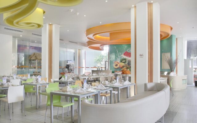 HARRIS Hotel & Residence Sunset Road Bali