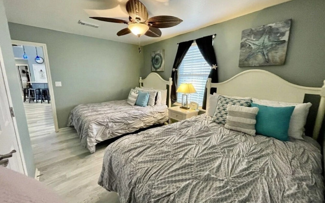 1931 Avenue F House by RedAwning