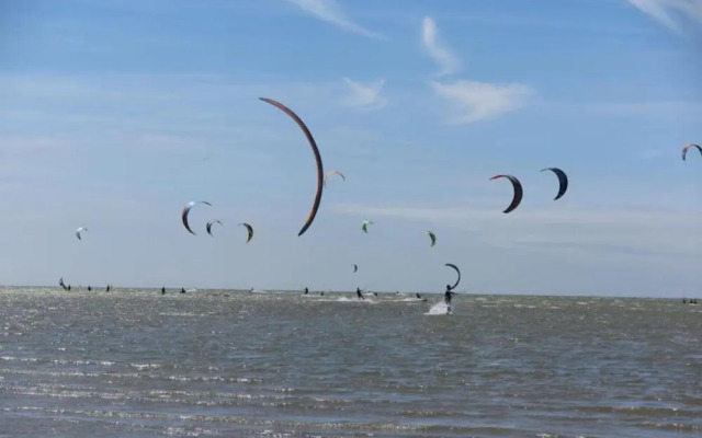Bungalow by Water Near Rotterdam