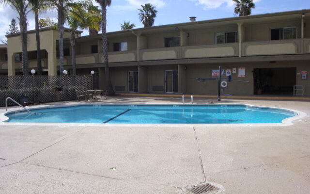 Ramada West Sacramento Hotel and Suites