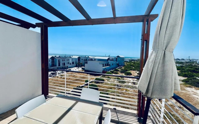 Big Bay Stunning Upmarket Apartment