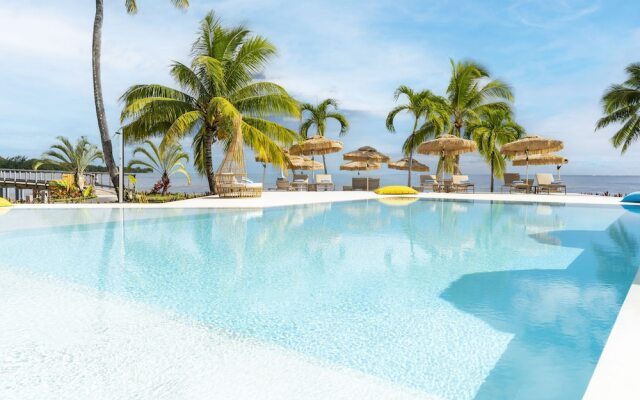 Cook's Bay Hotel and Suites