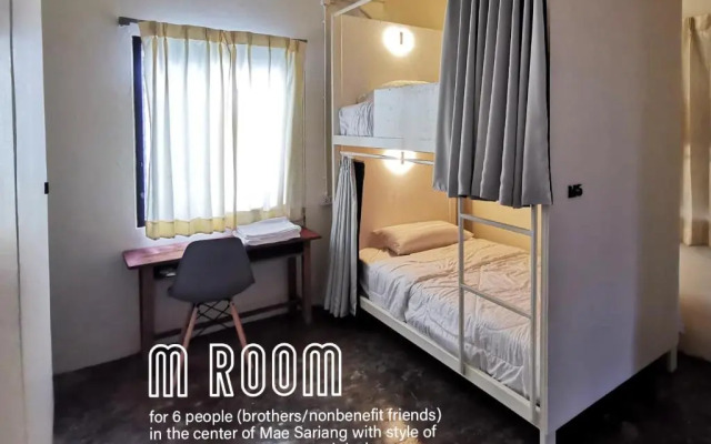 ATOM Poshtel - Hostel