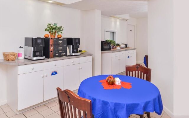 Americas Best Value Inn - Williamsburg/Lightfoot Area