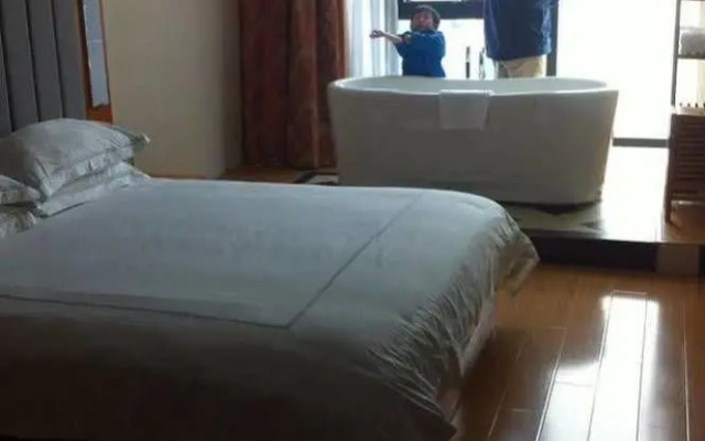 Warmly Hotel