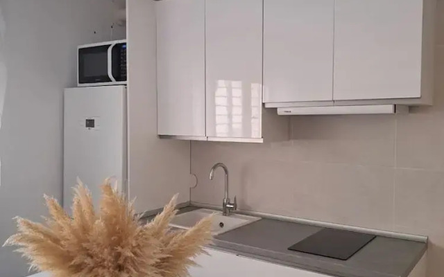 Cozy Apartment up to 6 Persons 3 min to Metro