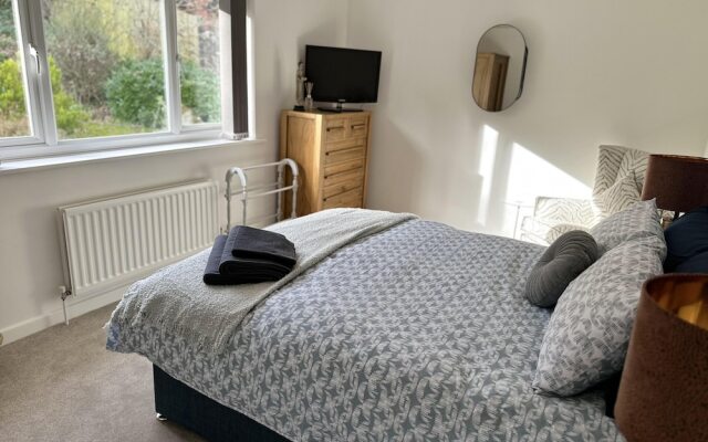 Impeccable 4-bed House in Bournemouth