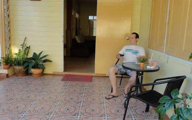 Baan Sathorn Backpacker Hostel