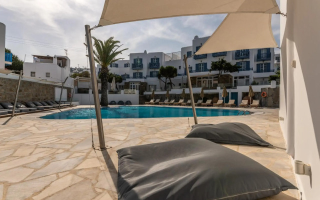 Poseidon Hotel & Suites