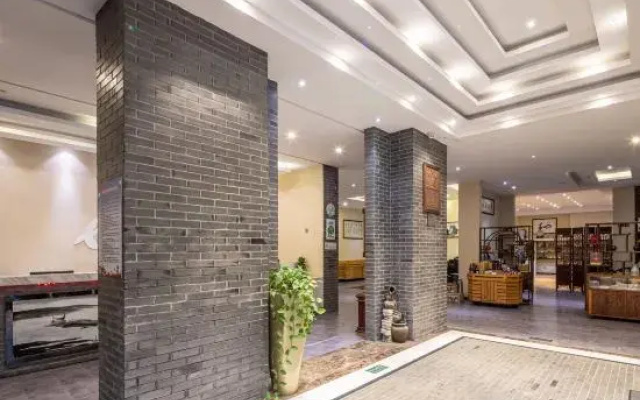 Elan Hotel (Nantong Langshan Xingguangyao Business Center Dian))