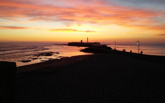 La Joya de la Caleta. A 60 mts playa.