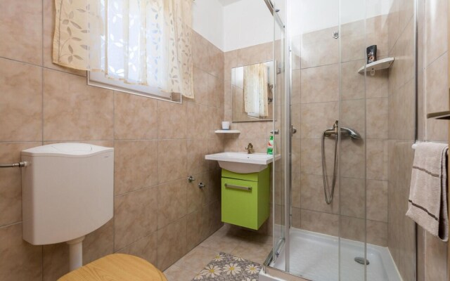 Beautiful Home in Jablanac With Wifi and 5 Bedrooms