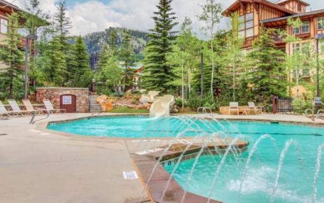 Eagle Springs East 206: White Fir Suite