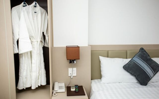 Blue Ocean Hotel  Apartment