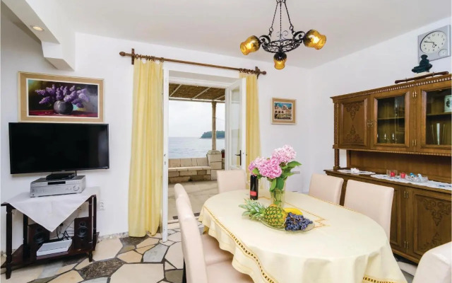 Two-Bedroom Holiday Home in Dubrovnik