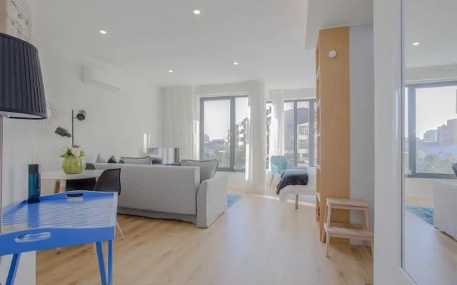 Liiiving | Bright Light Studio