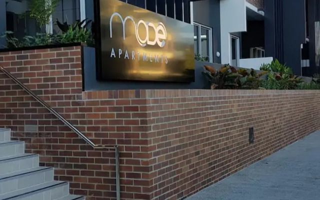 Modern 2 Bedroom Apartment With Parking in Newstead