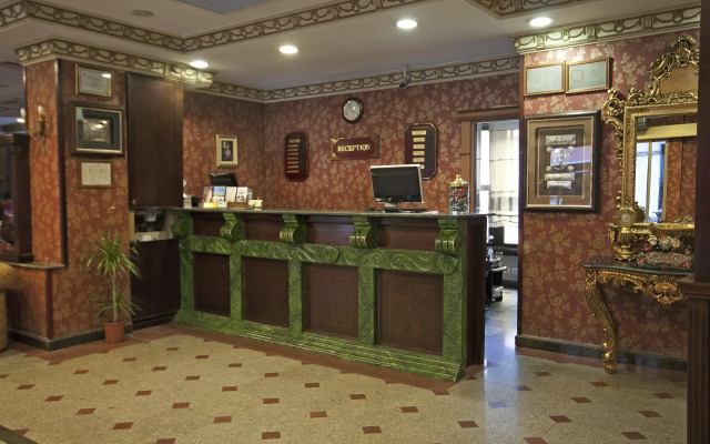 Hotel Sapphire