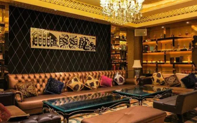 Huayun  Hotel (Heyuan Wanlongcheng Branch)