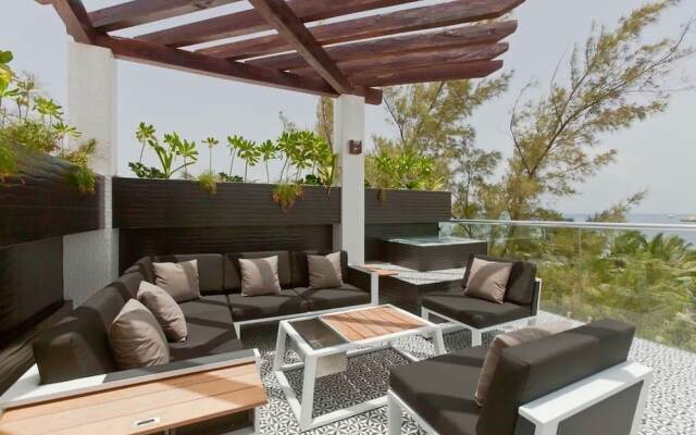 Ocean Plaza 13 by Praia