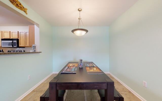 3b/2b w/ Pool & Tennis Court, Sleeps 6