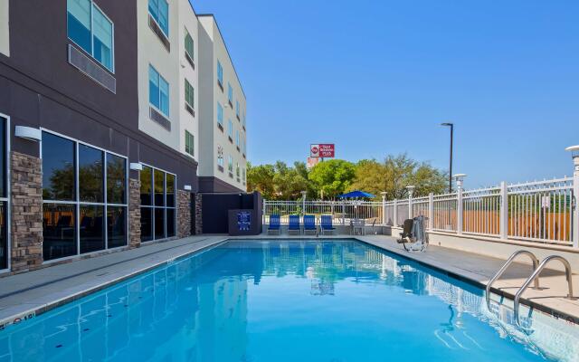 Best Western Plus Roland Inn & Suites