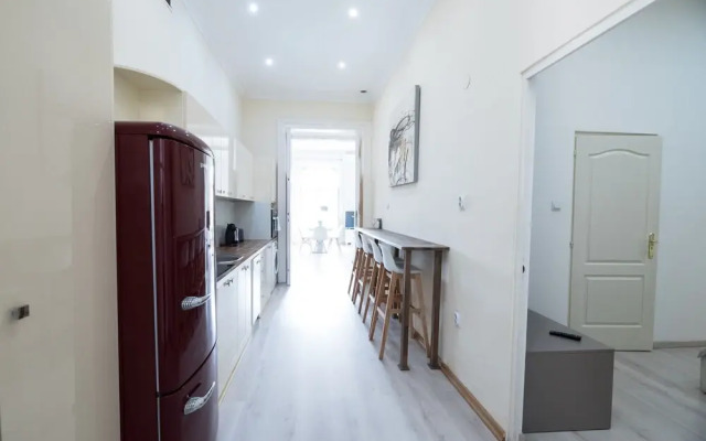 Budapest Easy Flat - Basilica Lux