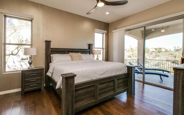 Fabulous 4-Bdrm WBreathtaking Views & Pool
