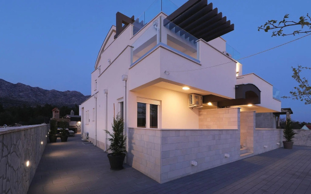 Serene Villa in Seline With Private Swimming Pool