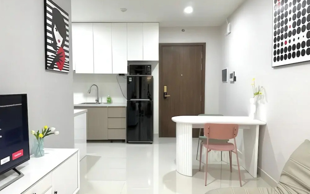 Urban Zen Saigon - Royal Apartment D4