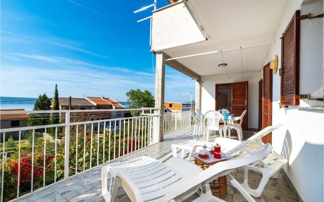 Apartment Maslenica with Sea View I