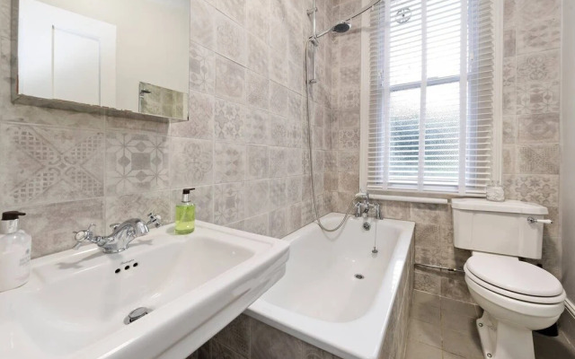 Gorgeous 3-bed Garden Flat Beside Battersea Park