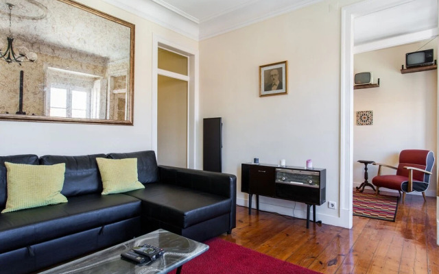 ALTIDO Fantastic 3BR Apt w/ City Views & Workspace in Principe Real