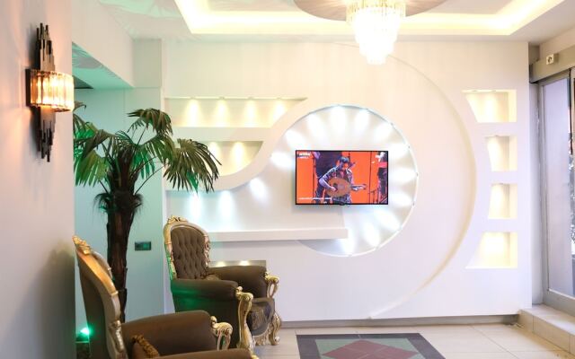 Grand Clover Otel