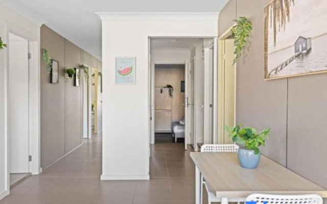 Relaxing Rooms – Walking Distance to Shops & Transport – Hotel Rooms – Sydney