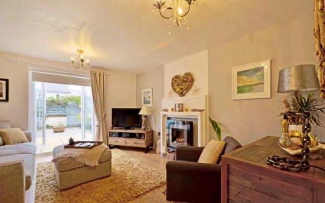 Sunny family 5-sleeper near Newquay’s top beaches