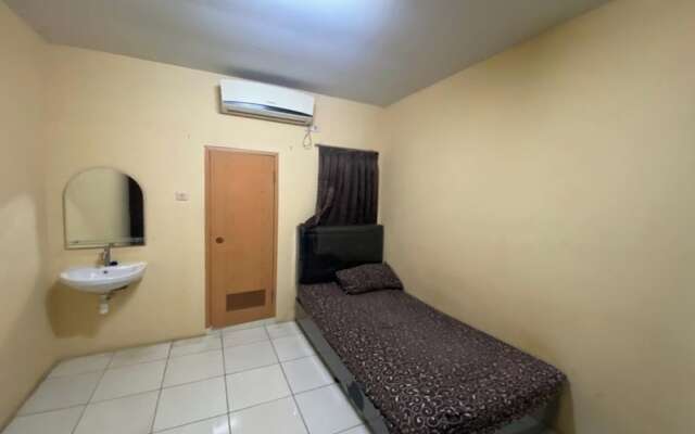 OYO LIfe 93129 Kost Mangga
