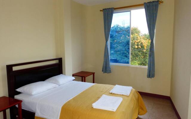 Gloria-Galápagos Inn