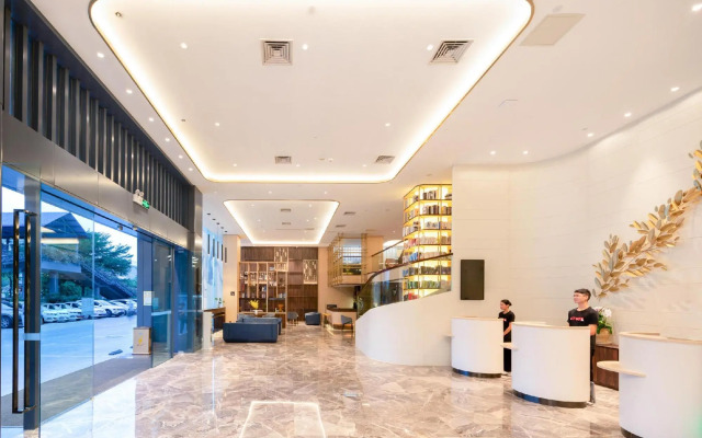 Atour X Hotel Longhua Dalang Business Center