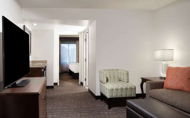 Embassy Suites by Hilton Philadelphia Airport