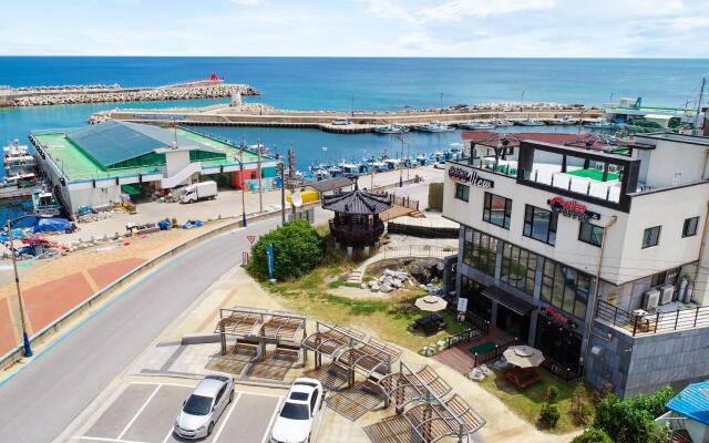 Donghae Goldenview Pension