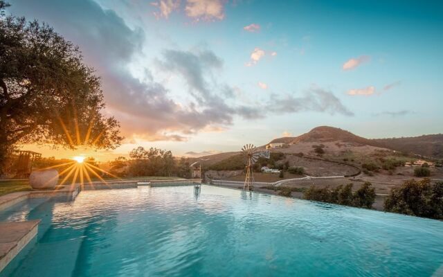 Casa del Arbol by AvantStay | Villa w/ Sunset Views | 5 Acres of Avocado Trees