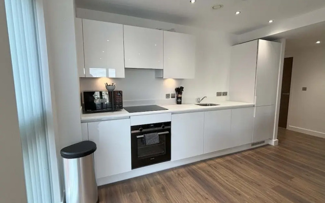 Modern 2 bed With Parking - Grand Exchange Bracknell