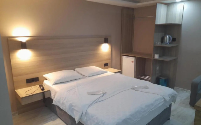 Moon Suit Otel