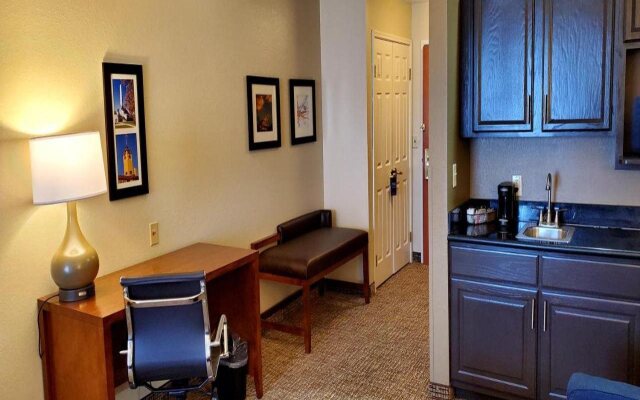 Comfort Inn & Suites Decatur - Forsyth